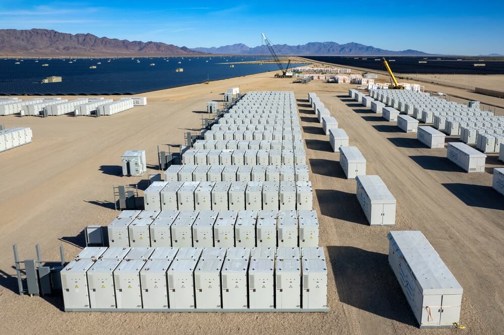 stockage de batteries dans le désert